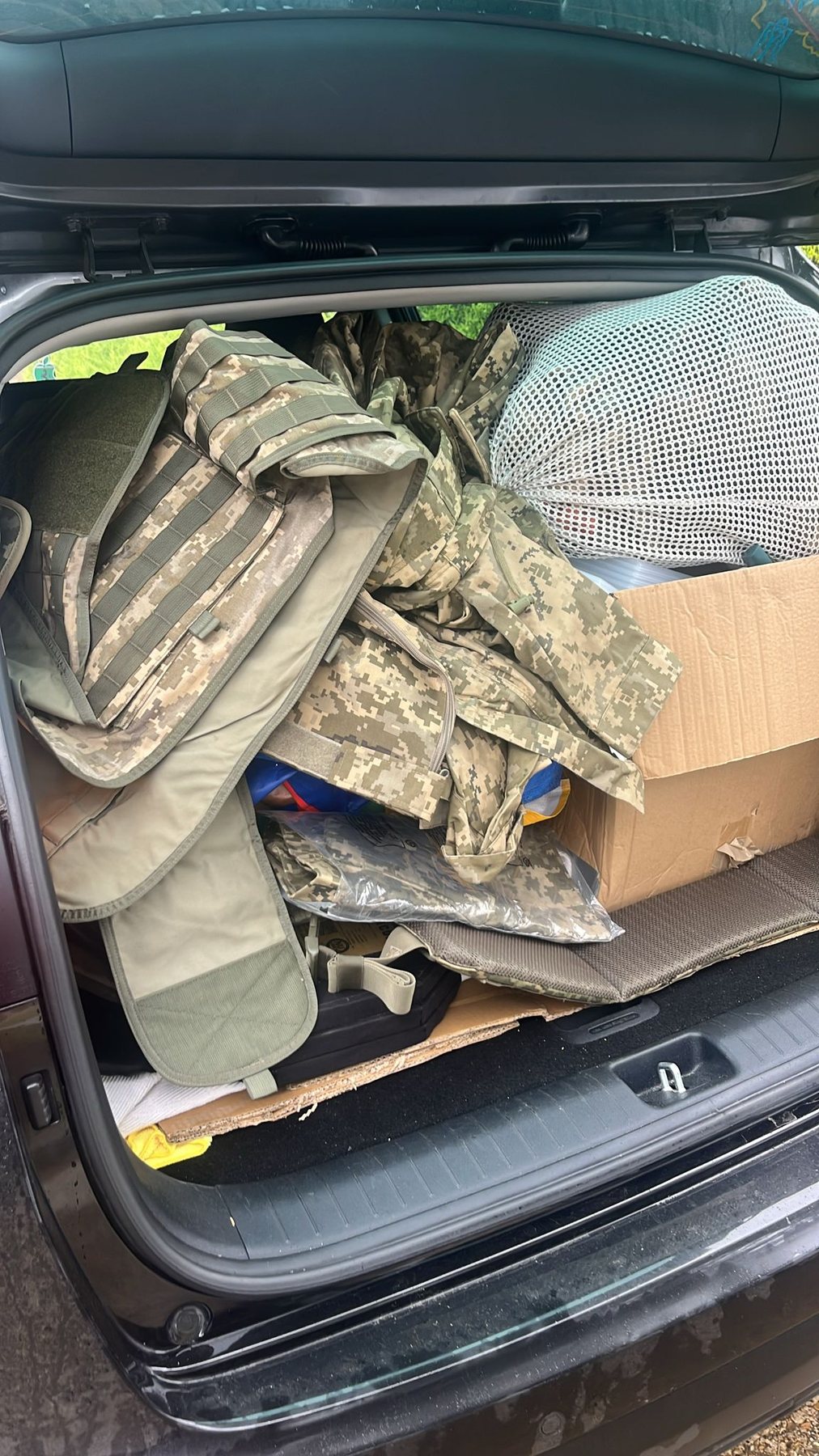 Volunteers supporting Ukrainian defenders