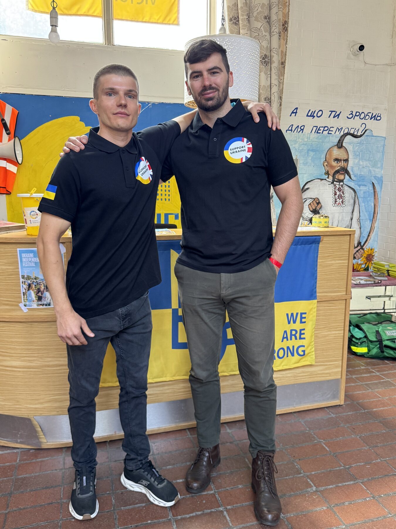 Support Ukraine volunteers behind the scenes at Karaoke na Maidani